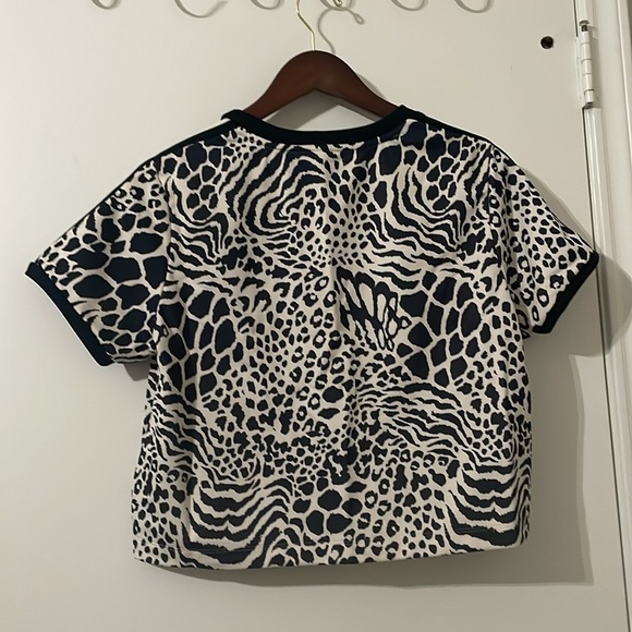 Adidas Animal Print Power Cropped Tee - Black and Off-White Size Large - Picture 4 of 10